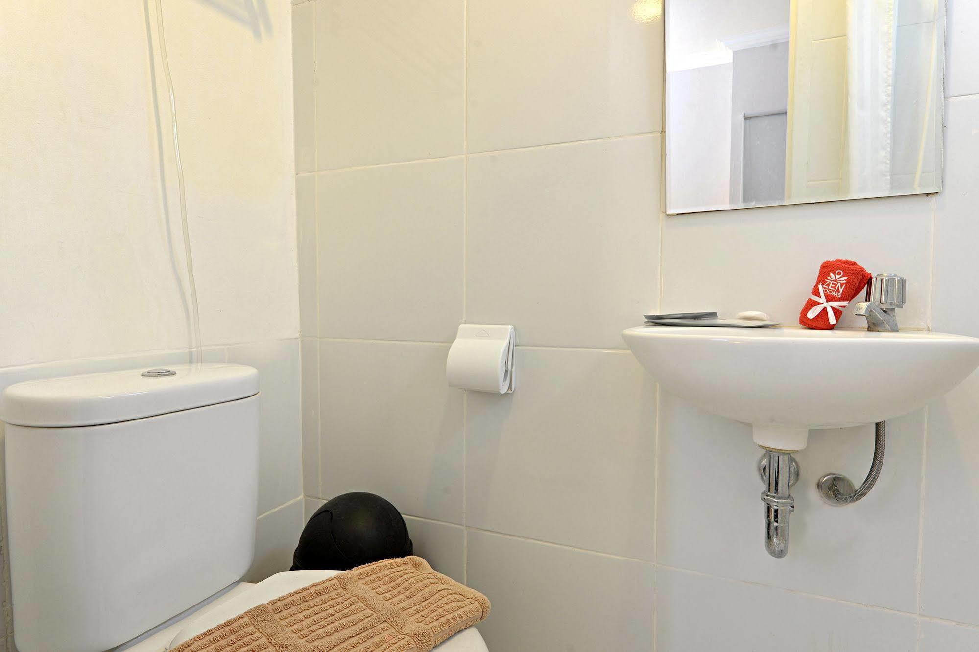 Zen Rooms Basic Tangerang Aeropolis Zewnętrze zdjęcie
