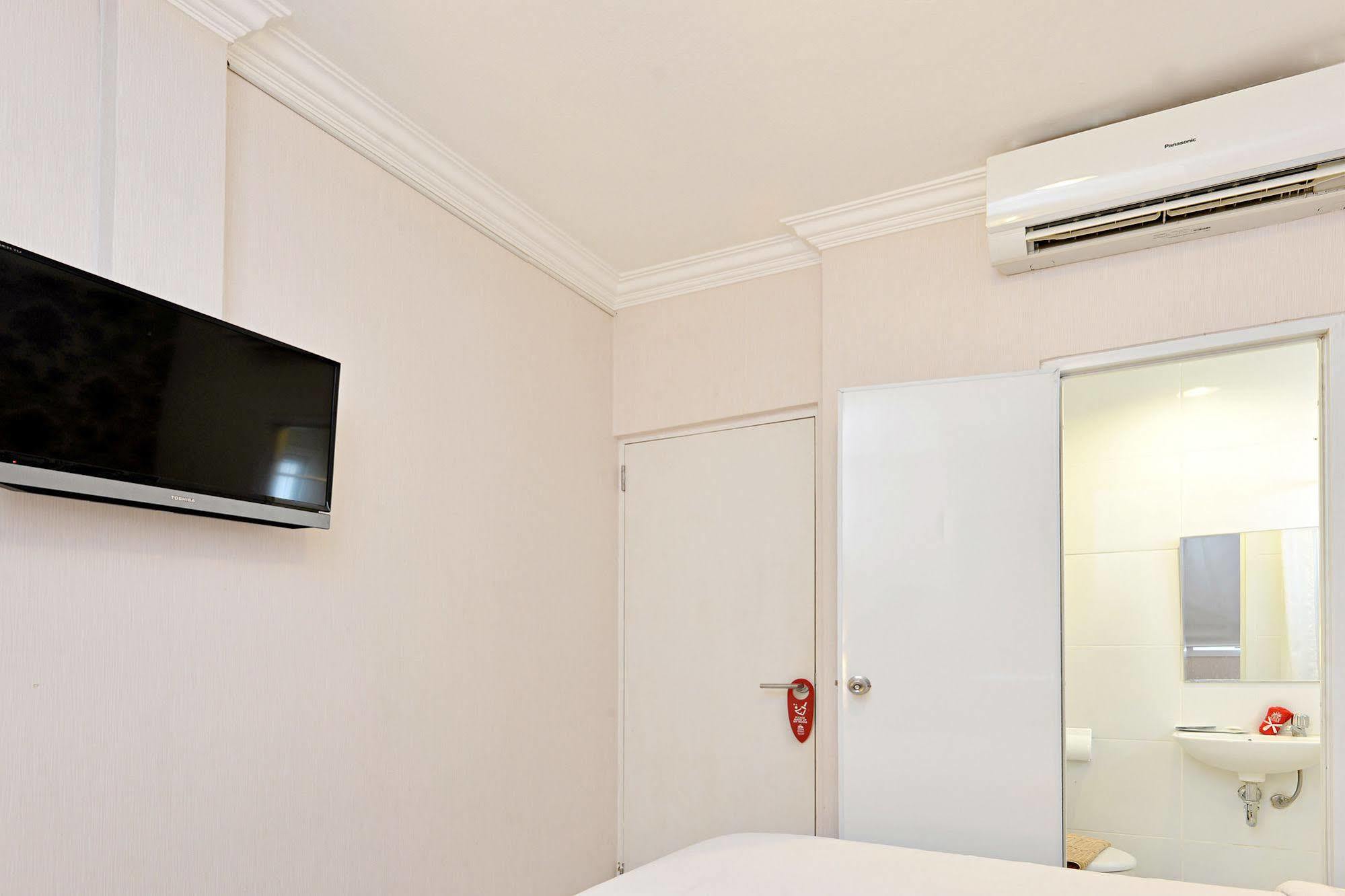 Zen Rooms Basic Tangerang Aeropolis Zewnętrze zdjęcie